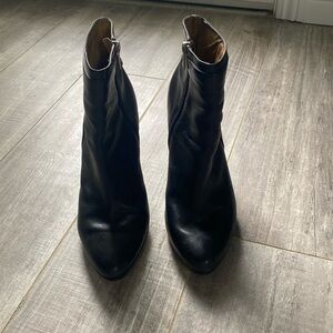 Vero cuoio black booties size 10.  Slightly worn.